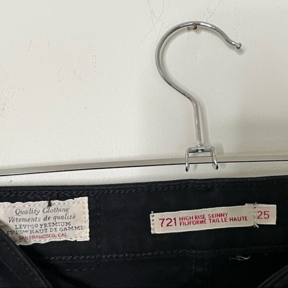 Levi’s 721 High Rise Skinny Ripped Jeans Black Women’s Size 25x30 Distressed - Picture 13 of 15